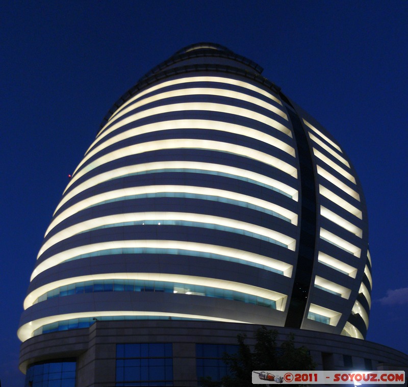 Khartoum - Burj El Fateh (Kadhafi egg)
Mots-clés: Al Khar&Aring;&pound;&Aring;&laquo;m geo:lat=15.60628208 geo:lon=32.51319587 geotagged SDN Soudan T&Aring;&laquo;t Burj El Fateh (Kadhafi egg) Nuit