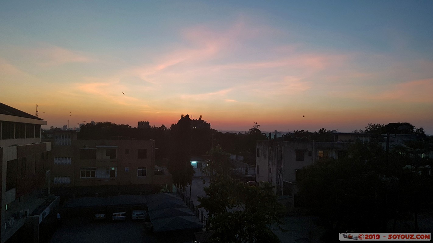 Dar es Salam - Sunset
Mots-clés: Dar es Salaam Koko Beach Tanzanie TZA Tanzania Best Western Peninsula sunset