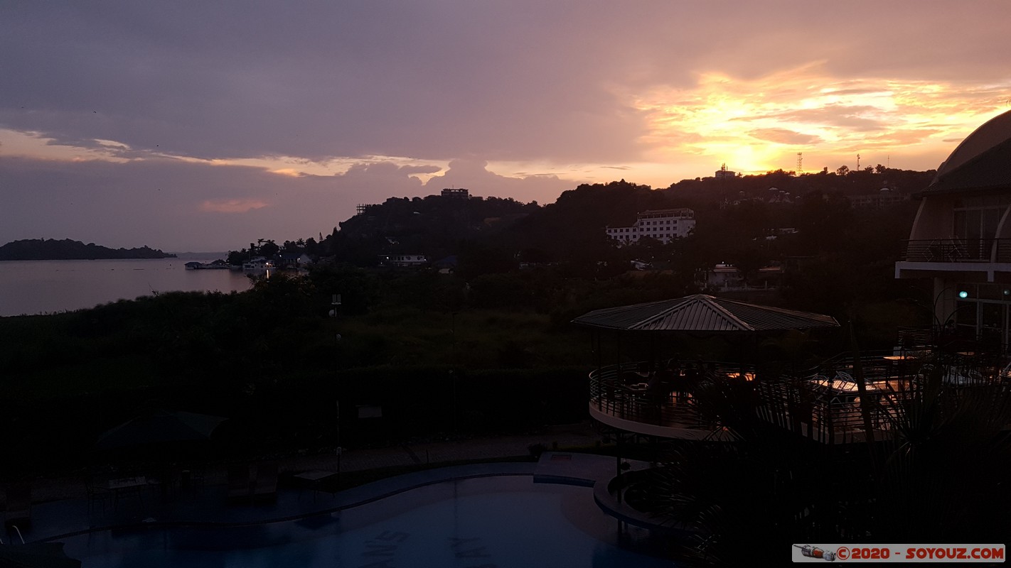Mwanza - Ryan's Bay Hotel - Sunset
Mots-clés: Mwanza Tanzanie TZA Tanzania Ryan's Bay Hotel Piscine sunset