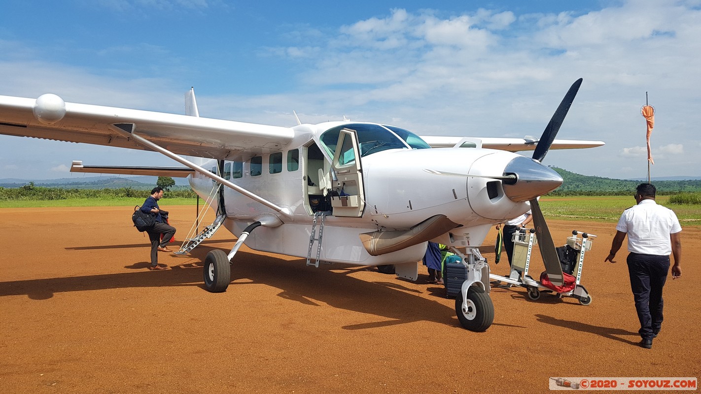 Irabiro - Kibondo Airstrip
Mots-clés: Irabiro Kigoma Tanzanie TZA Tanzania Kibondo avion