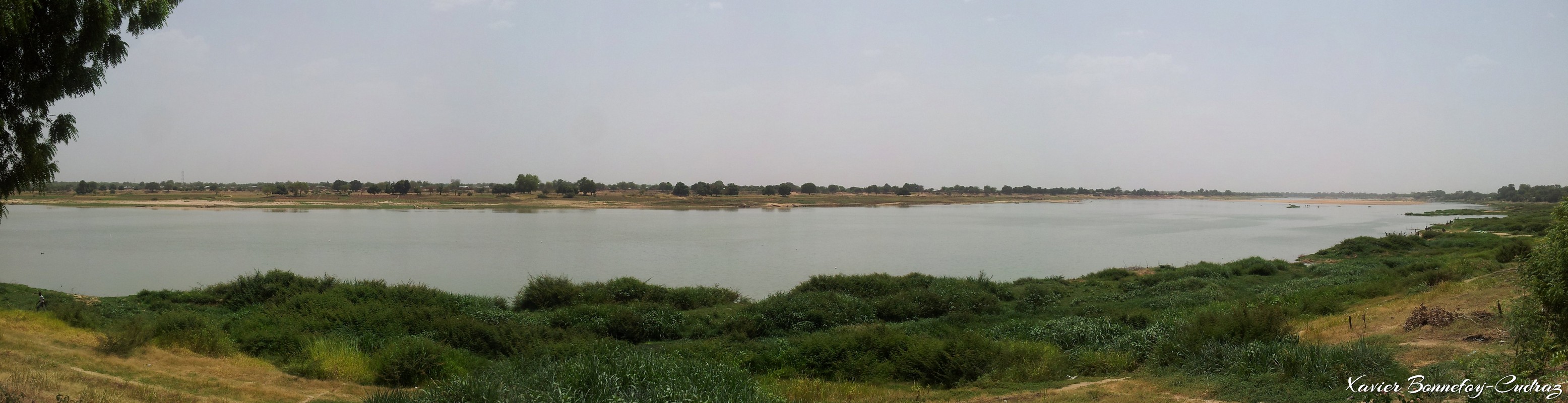 N'Djamena - Panorama du Chari
Mots-clés: Bololo geo:lat=12.11379766 geo:lon=15.03114626 geotagged TCD Tchad Ville de N'Djamena N'Djamena Riviere panorama Chari