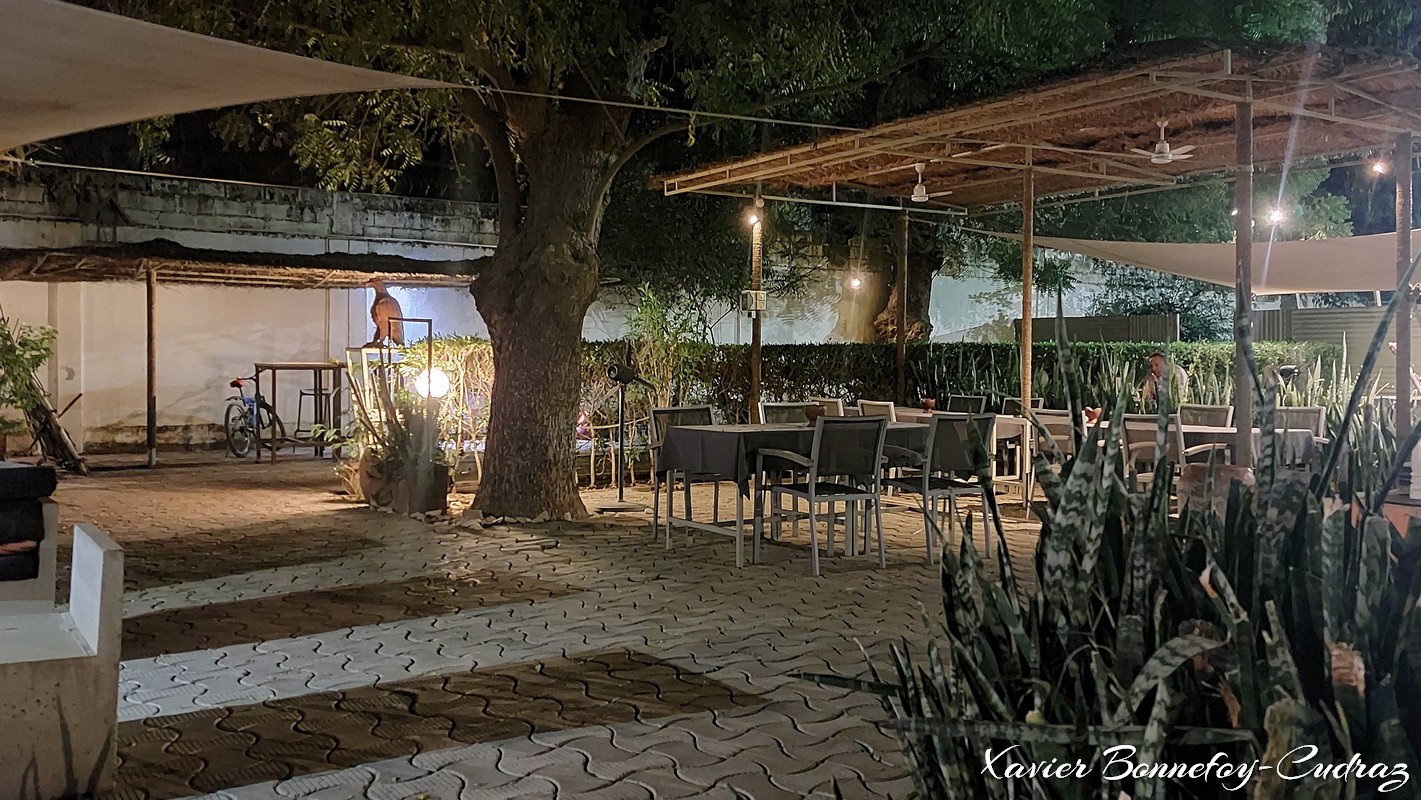 N'Djamena - Au Bout Des Doigts
Mots-clés: Bololo geo:lat=12.11722587 geo:lon=15.03672861 geotagged TCD Tchad Ville de N'Djamena N'Djamena Au Bout Des Doigts