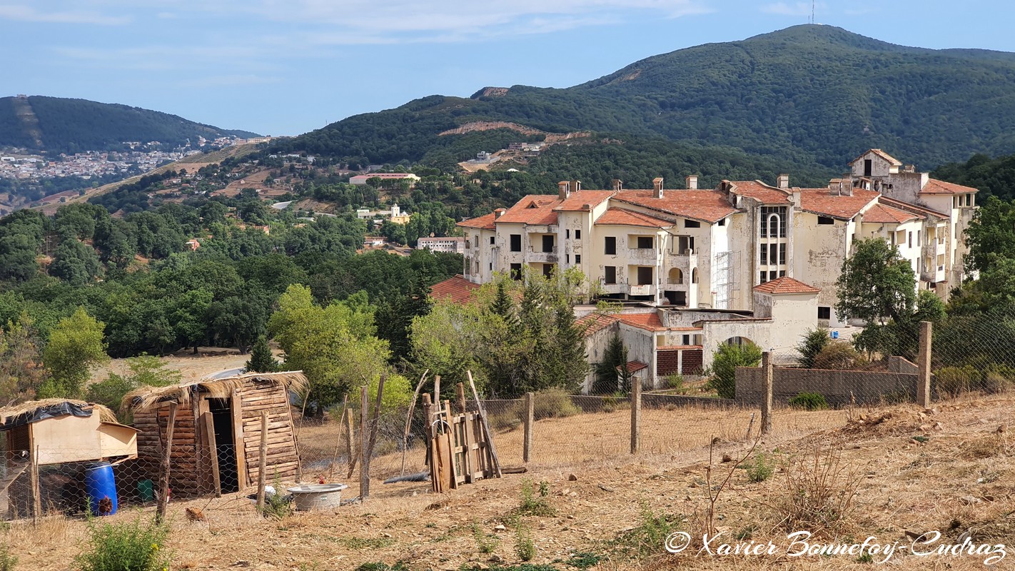 Ain Draham - Ruines Hotel La Foret (Urbex)
Mots-clés: geo:lat=36.73810895 geo:lon=8.67877443 geotagged Jundūbah Les Ch&ecirc;nes TUN Tunisie Jendouba Ain Draham Ruines Urbex Hotel La Foret
