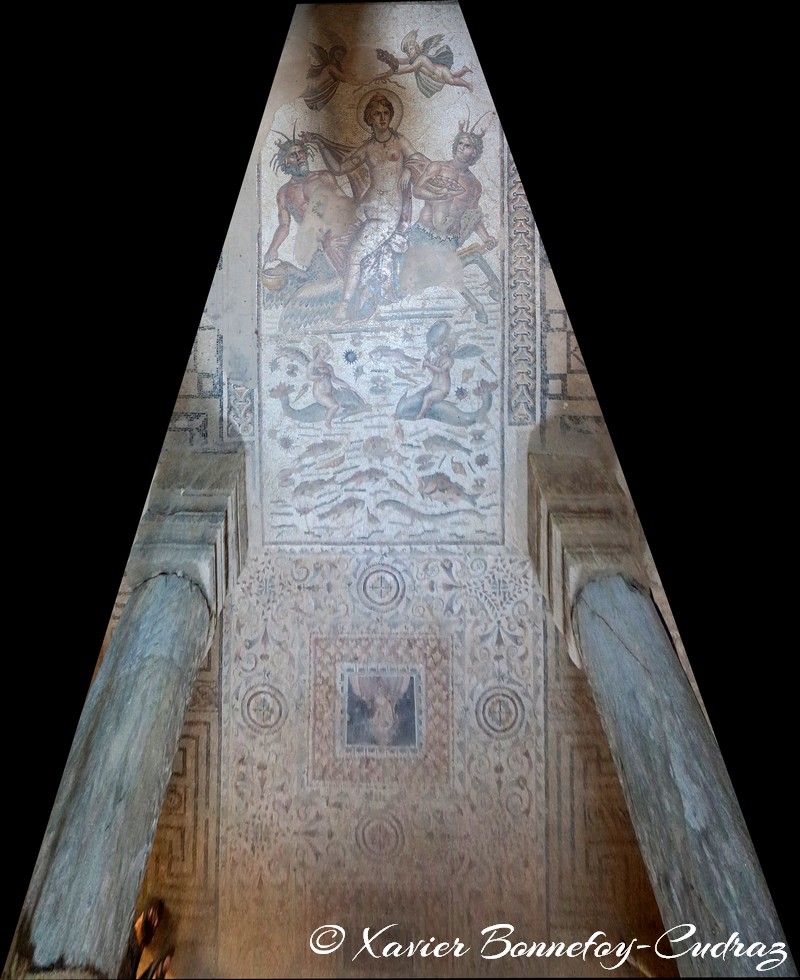 Bulla Regia - Maison dite d'Amphitrite
Mots-clés: El Hammam geo:lat=36.56164139 geo:lon=8.75316373 geotagged Jundūbah TUN Tunisie Bulla Regia Ruines romaines Ruines Romain Mosaique Jendouba Maison dite d'Amphitrite