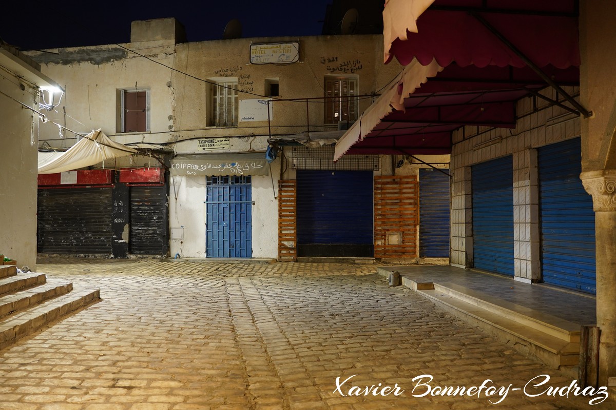Sousse by Night - La Medina - Souk
Mots-clés: geo:lat=35.82607429 geo:lon=10.63945949 geotagged La Medina Sūsah TUN Tunisie Sousse patrimoine unesco Nuit Souk