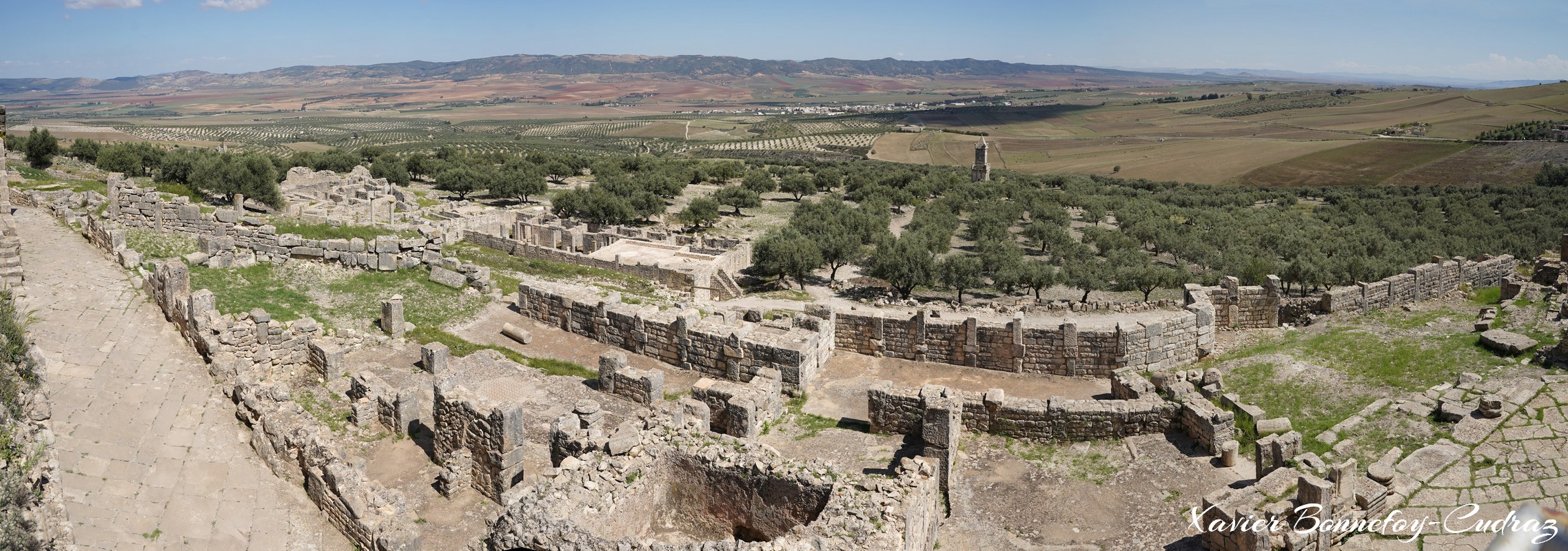 Dougga - panorama
Mots-clés: Bājah Dougga geo:lat=36.42198982 geo:lon=9.21913661 geotagged TUN Tunisie Beja Thugga Ruines Ruines romaines patrimoine unesco Thermes de Liciniens panorama