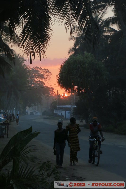 Grand-Bassam - Coucher de Soleil
Mots-clés: sunset Grand Bassam