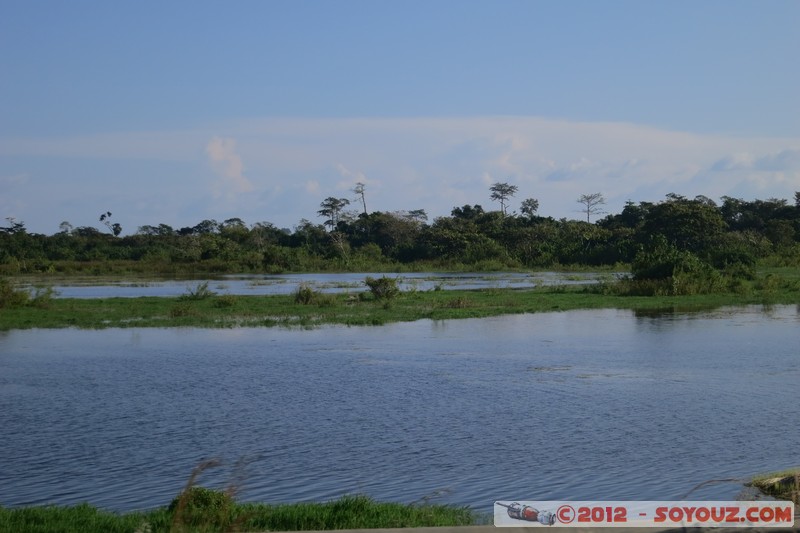Route de Guiglo
Mots-clés: Lac