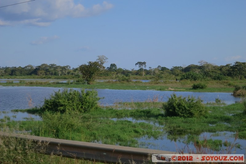 Route de Guiglo
Mots-clés: Lac