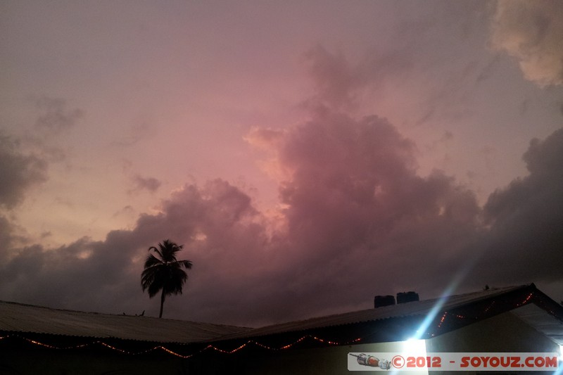 Sunset on Gbamba
Mots-clés: sunset