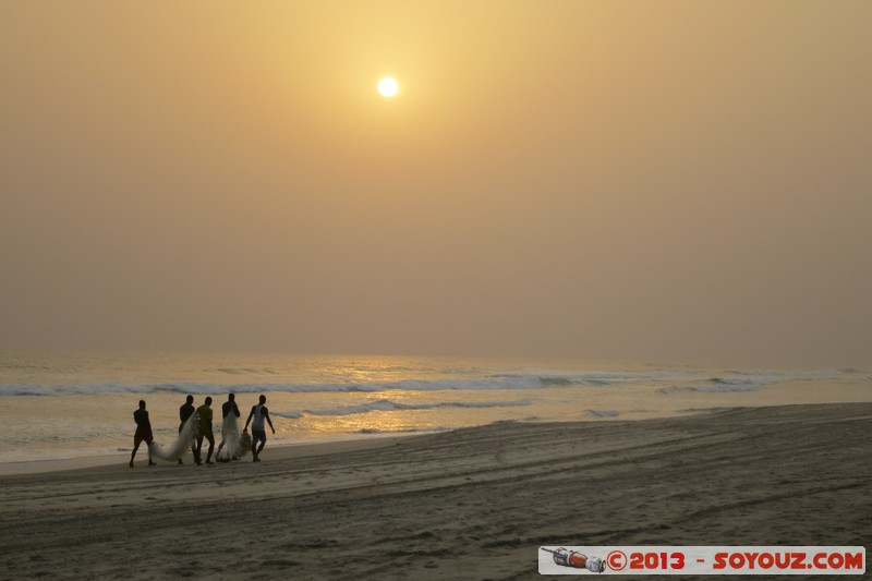 Assinie - Pecheurs au coucher de Soleil
Mots-clés: CIV CÃ´te d'Ivoire Sud-Como plage Palmier mer sunset pecheur personnes Ebotiam geo:lat=5.15503332 geo:lon=-3.44294786 geotagged