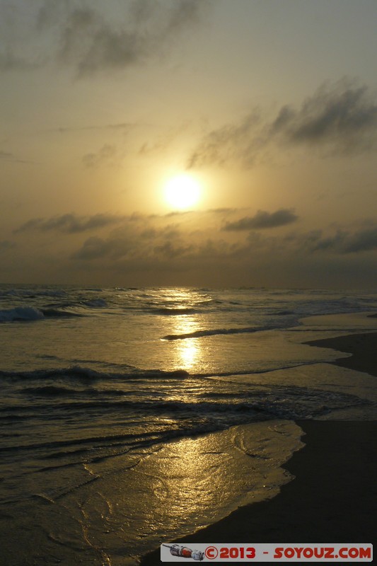 Assinie - Coucher de Soleil
Mots-clés: plage mer sunset