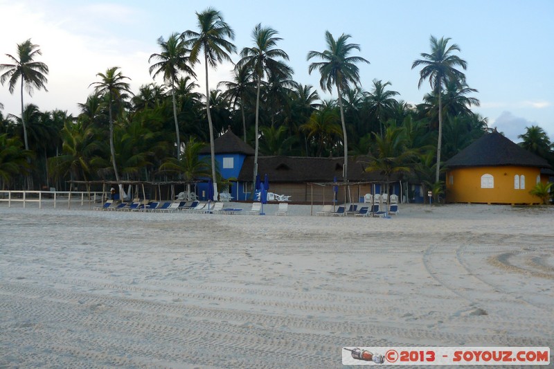 Assinie
Mots-clés: CIV CÃ´te d'Ivoire Ebotiam geo:lat=5.15398406 geo:lon=-3.43858937 geotagged Sud-Como plage