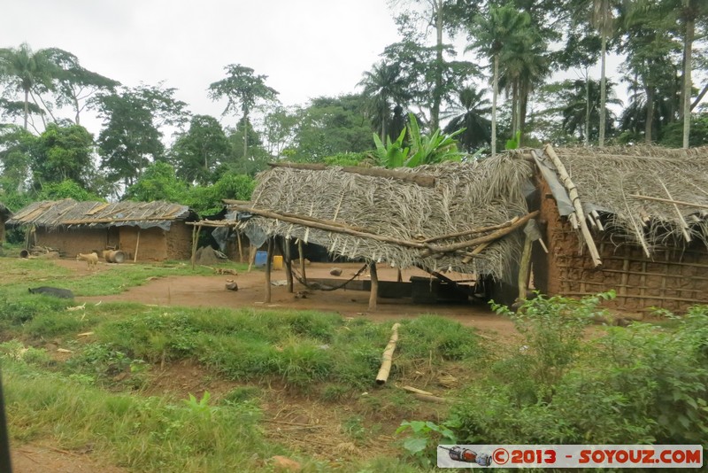 Route Man / Frontière Guinée
Mots-clés: CIV CÃ´te d'Ivoire Dix-Huit Montagnes geo:lat=7.79116800 geo:lon=-7.72692800 geotagged ZÃ©doubeupleu