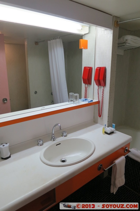 Yamoussoukro - Hotel President - Salle de bains
Mots-clés: CIV CÃ´te d'Ivoire geo:lat=6.80127721 geo:lon=-5.25155067 geotagged Lacs Nzuessi Yamoussoukro Hotel President 70's Architecture