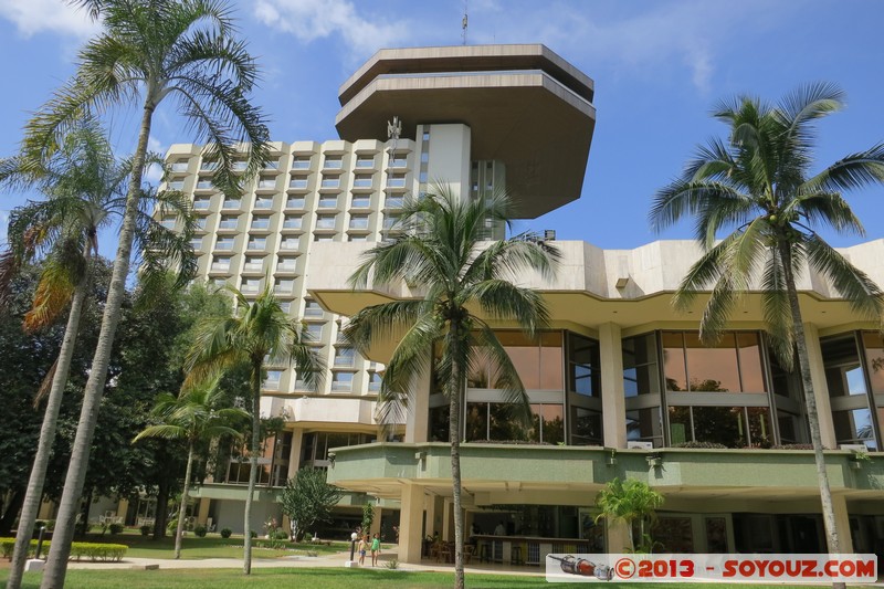 Yamoussoukro - Hotel President "La tour"
Mots-clés: CIV CÃ´te d'Ivoire geo:lat=6.80187379 geo:lon=-5.25181890 geotagged Lacs Nzuessi Yamoussoukro Hotel President 70's Architecture