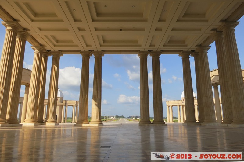 Yamoussoukro - Basilique de Notre Dame de la Paix
Mots-clés: CIV C&Atilde;&acute;te d'Ivoire geo:lat=6.81172016 geo:lon=-5.29668565 geotagged Lacs Yamoussoukro Basilique de Notre Dame de la Paix Eglise Architecture