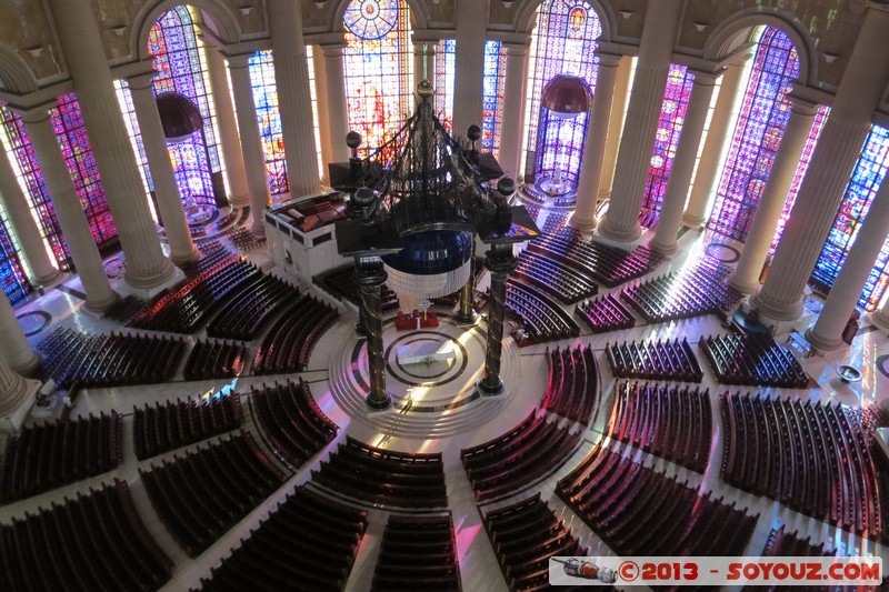 Yamoussoukro - Basilique de Notre Dame de la Paix
Mots-clés: CIV C&Atilde;&acute;te d'Ivoire geo:lat=6.81148719 geo:lon=-5.29648740 geotagged Lacs Yamoussoukro Basilique de Notre Dame de la Paix Eglise Architecture Vitrail