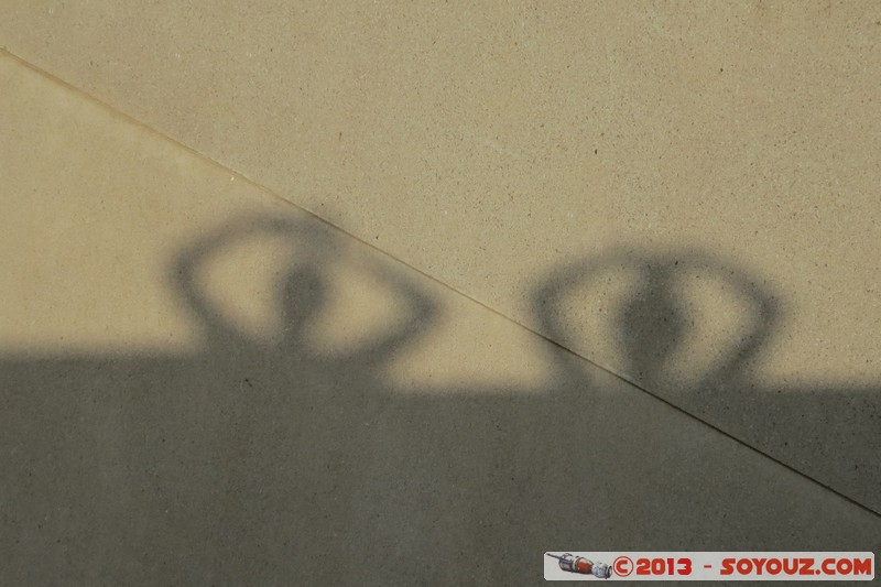 Yamoussoukro - Basilique de Notre Dame de la Paix - Yeux
Mots-clés: CIV C&Atilde;&acute;te d'Ivoire geo:lat=6.81170541 geo:lon=-5.29690599 geotagged Lacs Yamoussoukro Basilique de Notre Dame de la Paix Eglise Architecture Insolite sunset