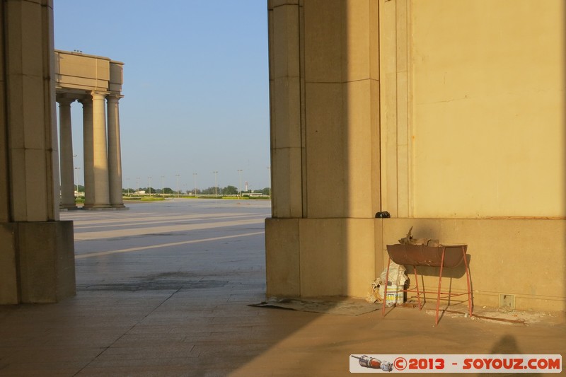 Yamoussoukro - Basilique de Notre Dame de la Paix - BBQ
Mots-clés: CIV CÃ´te d'Ivoire geo:lat=6.81249817 geo:lon=-5.29685260 geotagged Lacs Yamoussoukro Basilique de Notre Dame de la Paix Eglise Architecture sunset