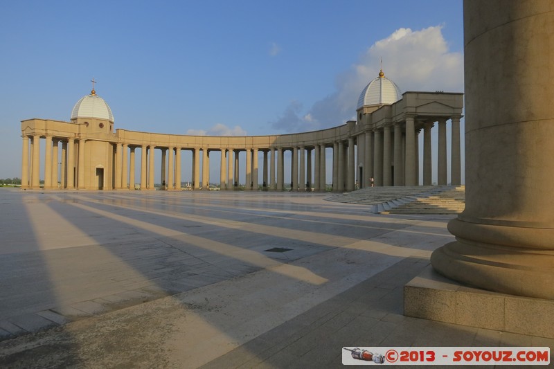 Yamoussoukro - Basilique de Notre Dame de la Paix
Mots-clés: CIV CÃ´te d'Ivoire geo:lat=6.81268997 geo:lon=-5.29698275 geotagged Lacs Yamoussoukro Basilique de Notre Dame de la Paix Eglise Architecture sunset