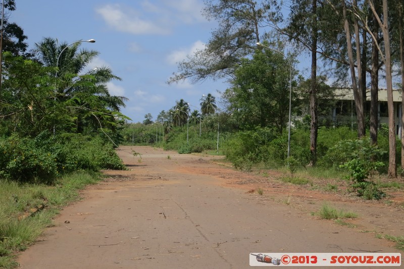 Les rues de Yamoussoukro
Mots-clés: CIV CÃ´te d'Ivoire geo:lat=6.79712772 geo:lon=-5.25388956 geotagged Lacs Nzuessi Yamoussoukro Ruines