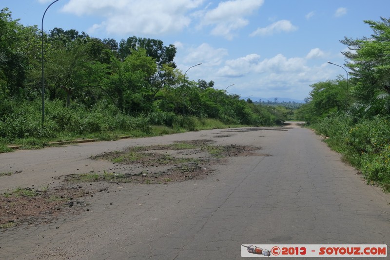 Les rues de Yamoussoukro
Mots-clés: CIV C&Atilde;&acute;te d'Ivoire geo:lat=6.79541276 geo:lon=-5.25394289 geotagged Lacs Nzuessi Yamoussoukro Ruines