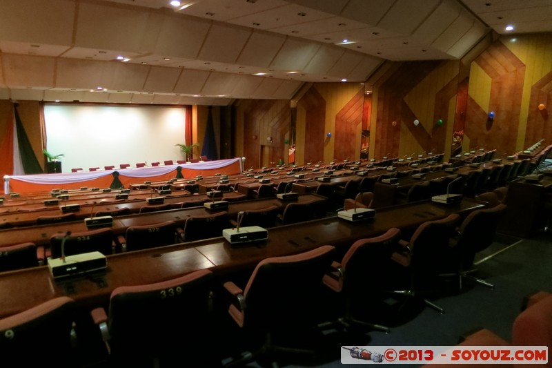 Yamoussoukro - Fondation Felix Houphouet-Boigny - Salle de reunion
La Fondation Felix Houphouet-Boigny pour la recherche de la Paix
Mots-clés: CIV C&Atilde;&acute;te d'Ivoire geo:lat=6.79709778 geo:lon=-5.26438504 geotagged Lacs Nzuessi Yamoussoukro Fondation Felix Houphouet-Boigny Architecture