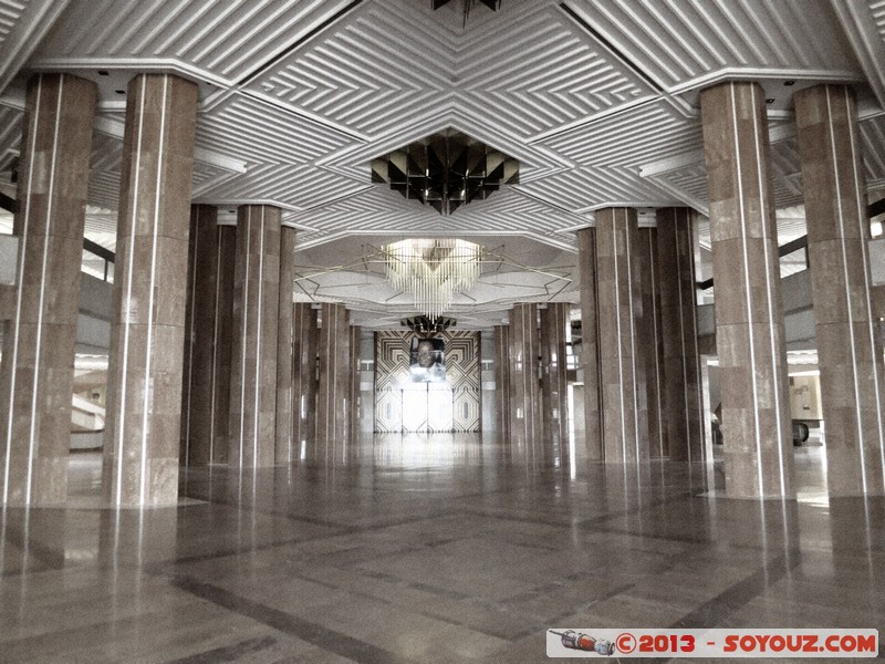 Yamoussoukro - Fondation Felix Houphouet-Boigny
La Fondation Felix Houphouet-Boigny pour la recherche de la Paix
Mots-clés: CIV C&Atilde;&acute;te d'Ivoire geo:lat=6.79730698 geo:lon=-5.26428140 geotagged Lacs Nzuessi Yamoussoukro Fondation Felix Houphouet-Boigny old camera Architecture