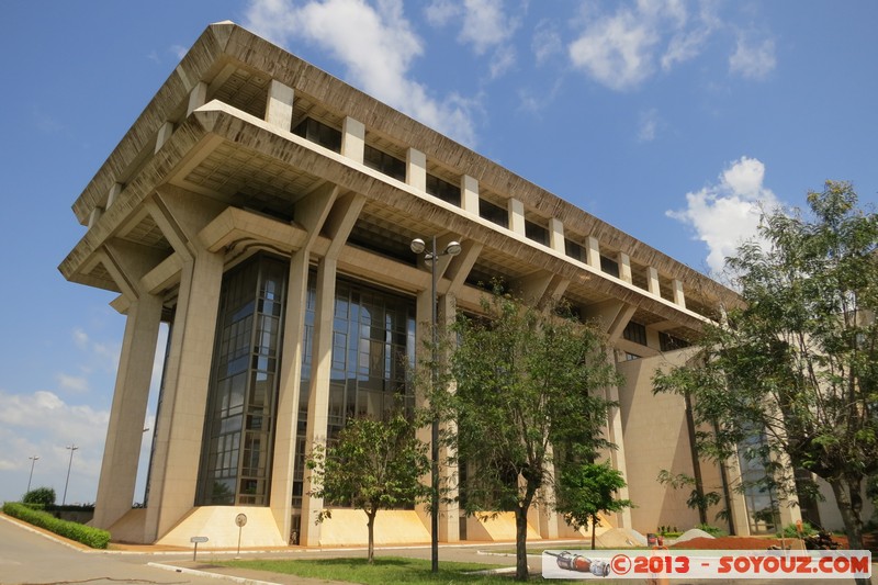 Yamoussoukro - Fondation Felix Houphouet-Boigny
La Fondation Felix Houphouet-Boigny pour la recherche de la Paix
Mots-clés: CIV C&Atilde;&acute;te d'Ivoire geo:lat=6.79621532 geo:lon=-5.26556758 geotagged Lacs Nzuessi Yamoussoukro Fondation Felix Houphouet-Boigny Architecture