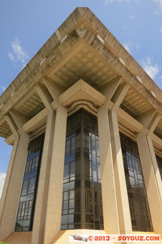 Yamoussoukro - Fondation Felix Houphouet-Boigny
La Fondation Felix Houphouet-Boigny pour la recherche de la Paix
Mots-clés: CIV C&Atilde;&acute;te d'Ivoire geo:lat=6.79632944 geo:lon=-5.26559751 geotagged Lacs Nzuessi Yamoussoukro Fondation Felix Houphouet-Boigny Architecture