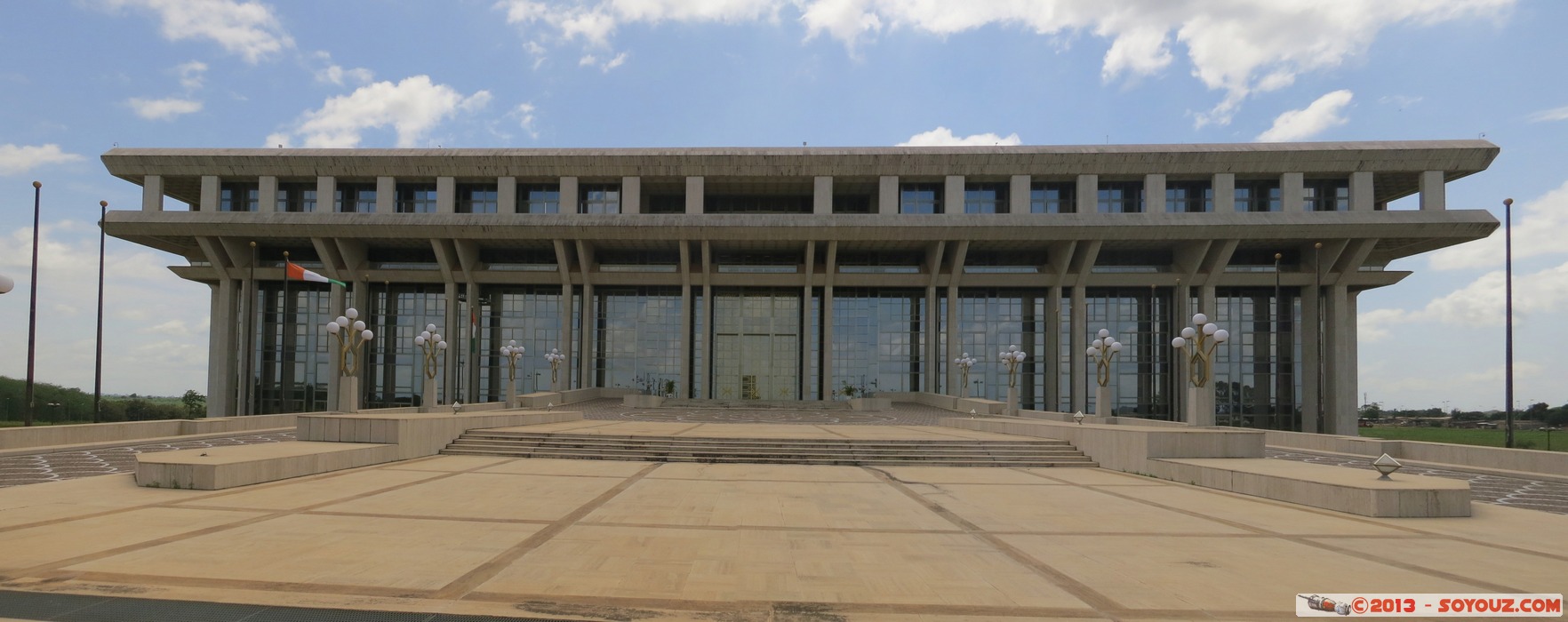 Yamoussoukro - Fondation Felix Houphouet-Boigny
La Fondation Felix Houphouet-Boigny pour la recherche de la Paix
Mots-clés: CIV C&Atilde;&acute;te d'Ivoire geo:lat=6.79784299 geo:lon=-5.26502107 geotagged Lacs Nzuessi Yamoussoukro Fondation Felix Houphouet-Boigny Architecture panorama