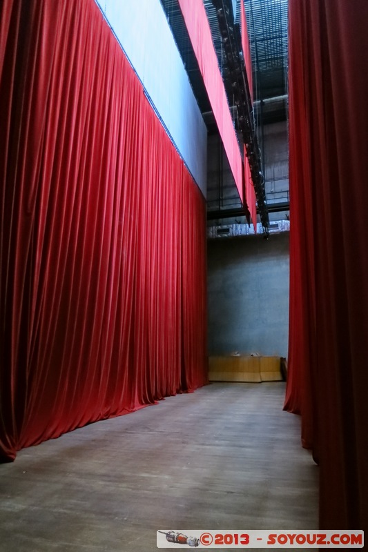 Yamoussoukro - Fondation Felix Houphouet-Boigny - Salle de reunion
La Fondation Felix Houphouet-Boigny pour la recherche de la Paix
Mots-clés: CIV CÃ´te d'Ivoire Yamoussoukro Fondation Felix Houphouet-Boigny Architecture