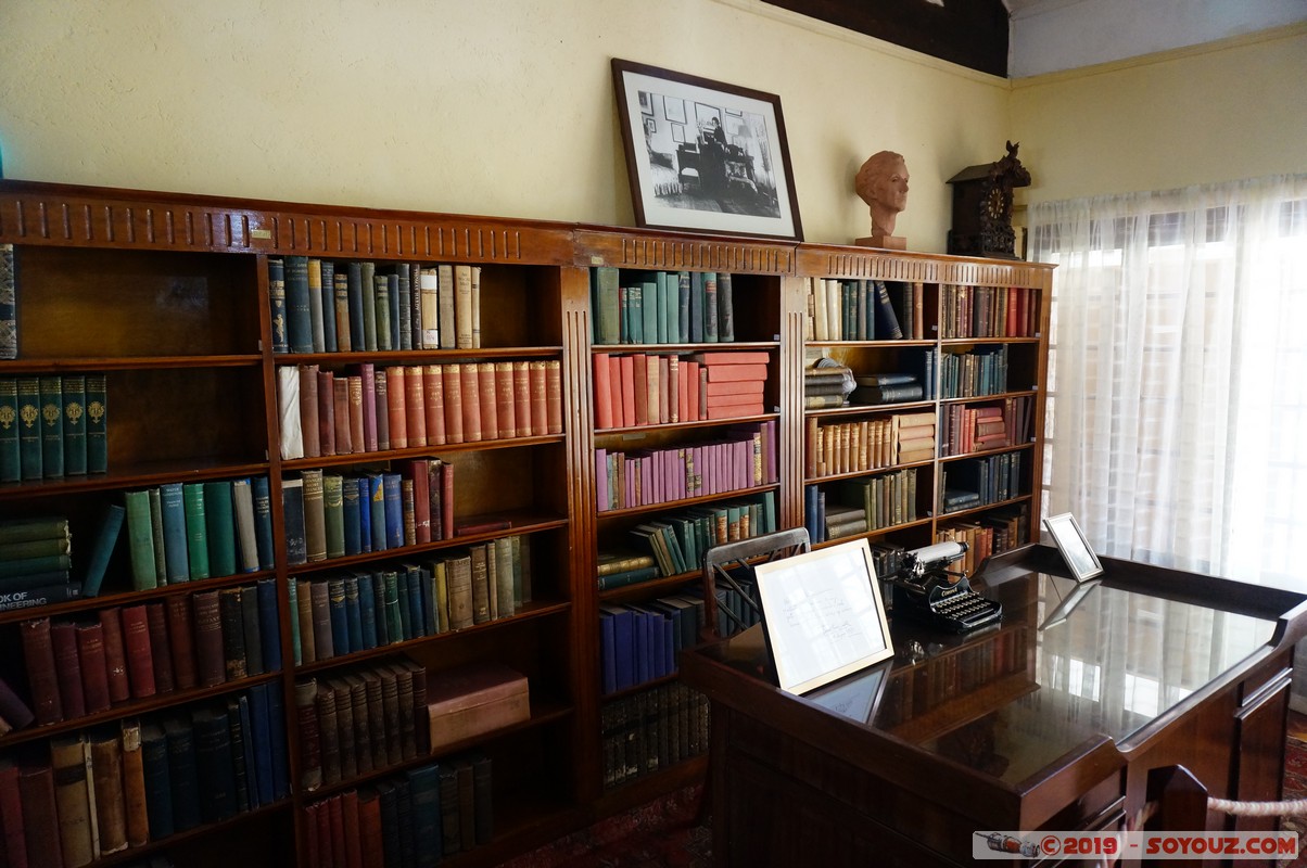 Nairobi - Karen Blixen Museum
Mots-clés: KEN Kenya Nairobi Area Ololua Ridge Karen Karen Blixen Museum