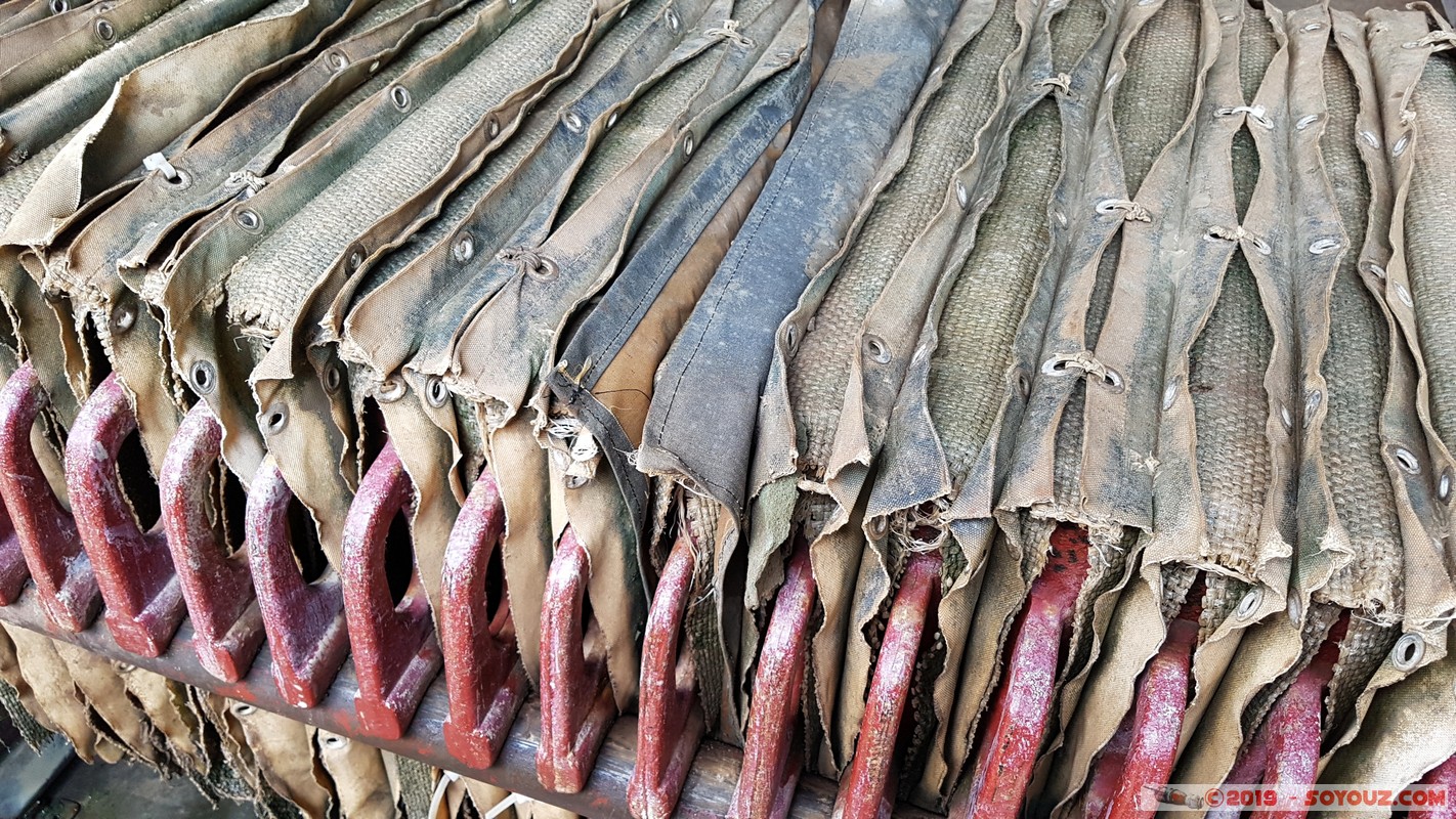 Nairobi - Kazuri Beads
Mots-clés: KEN Kenya Nairobi Area Ololua Ridge Kazuri Beads Machine