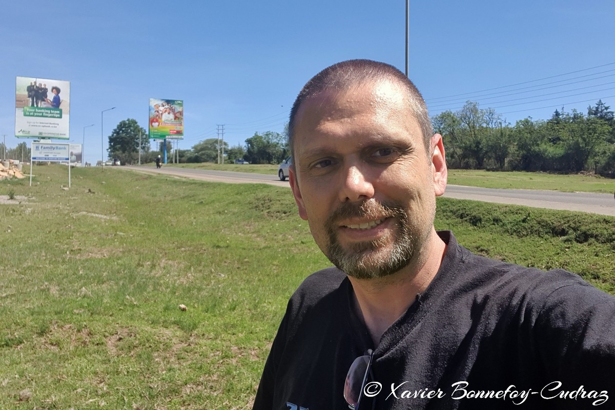 Nanyuki - On the Equator line
Mots-clés: geo:lat=0.00000298 geo:lon=37.07037340 geotagged KEN Kenya Laikipia Nanyuki Equateur