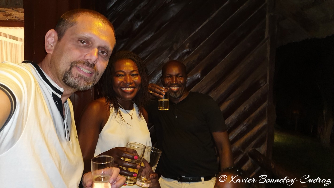 Sarova Shaba Game Lodge - New Year Eve (Le 31)
Mots-clés: Archers Post geo:lat=0.66505065 geo:lon=37.71008056 geotagged KEN Kenya Samburu Isiolo Shaba National Reserve Sarova Shaba Game Lodge Nuit