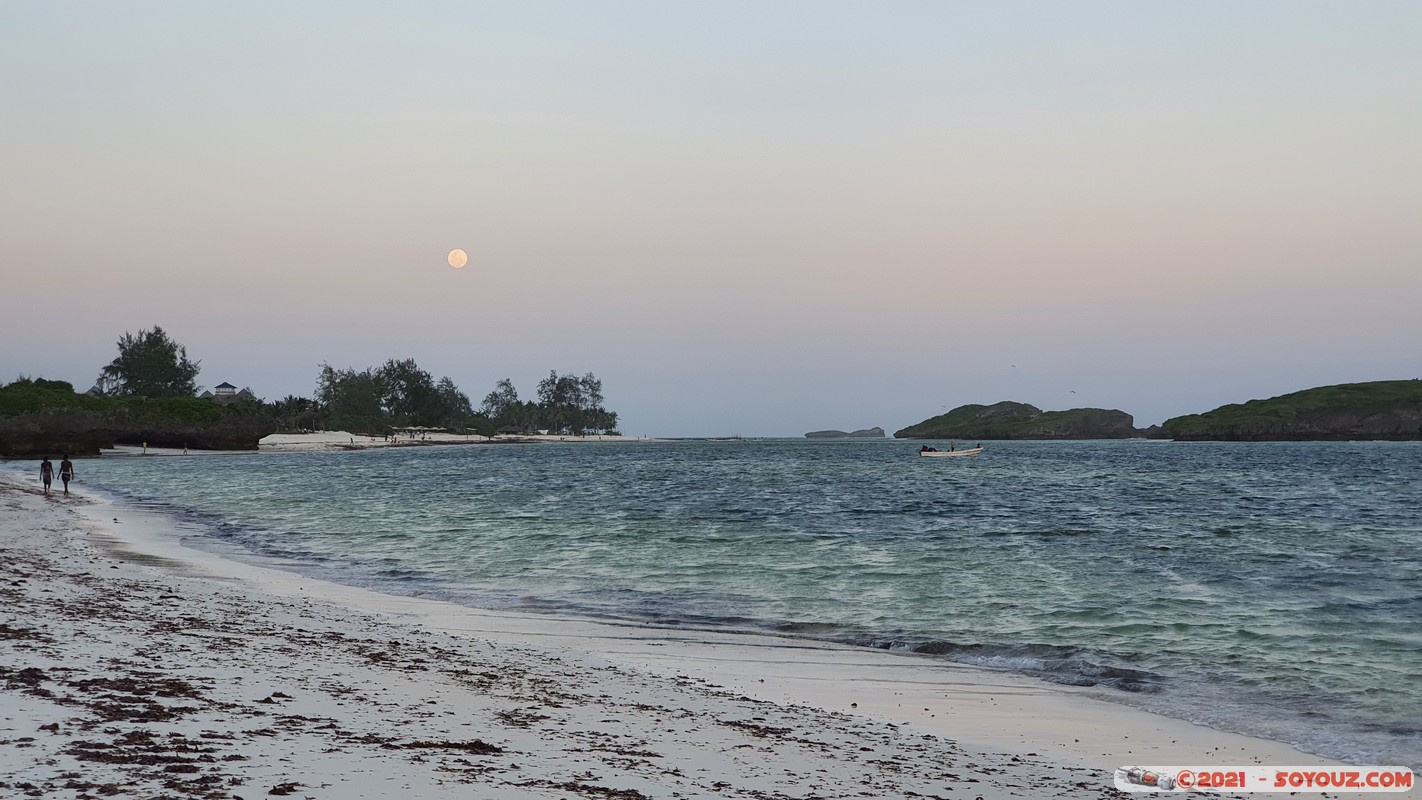 Watamu bay - Sunset
Mots-clés: plage Mer KEN Kenya Kilifi Watamu personnes Lune