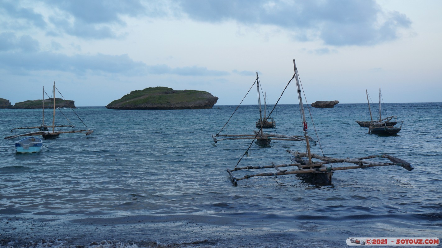 Watamu bay
Mots-clés: geo:lat=-3.35396551 geo:lon=40.02383478 geotagged KEN Kenya Kilifi Watamu plage Mer Watamu bay bateau sunset
