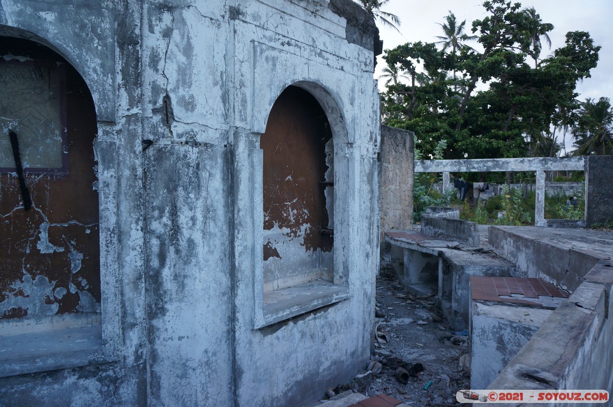 Watamu bay - Former reasort
Mots-clés: geo:lat=-3.35432431 geo:lon=40.02353437 geotagged KEN Kenya Kilifi Watamu plage Mer Watamu bay Ruines sunset