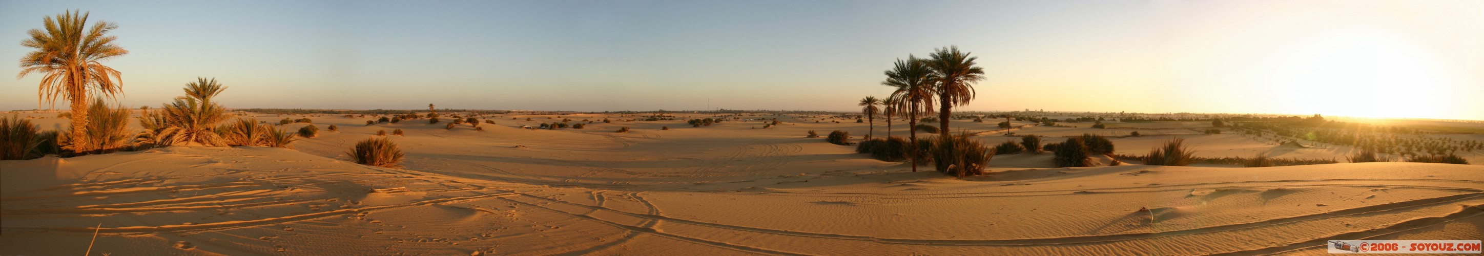 Panoramique sur l'oasis
Mots-clés: sunrise lev� de soleil desert