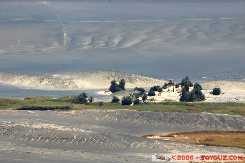 Oasis
Mots-clés: Waw al-Namus volcan volcano desert