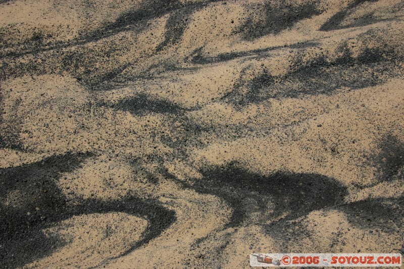 Vagues de sable
Mots-clés: Waw al-Namus volcan volcano desert