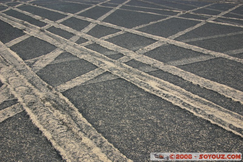 Nazca?
Mots-clés: Waw al-Namus volcan volcano desert