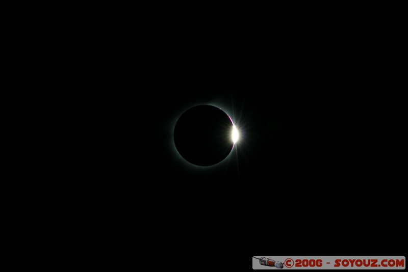 12h19 - 1/400 - f/11
l'anneau de diamant
