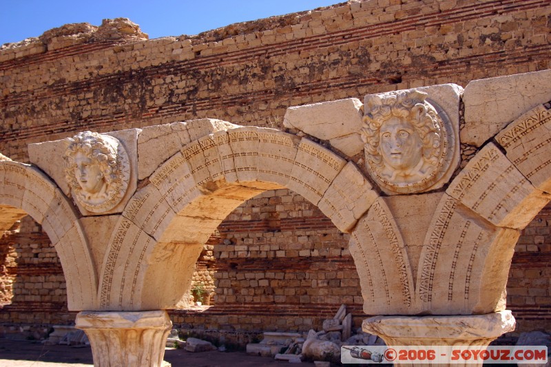 Forum Severan
D�tails
