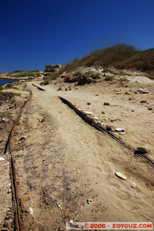 Rails
Rails utilis�es lors de la fouille du site par les Italiens
