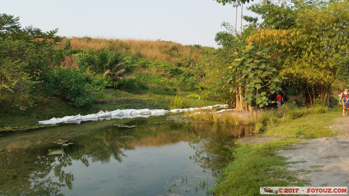 Kinshasa - Les Pieds dans l'eau
Mots-clés: Bingibingi COD geo:lat=-4.29879039 geo:lon=15.54682910 geotagged Kinshasa R&eacute;publique D&eacute;mocratique du Congo Les Pieds dans l'eau