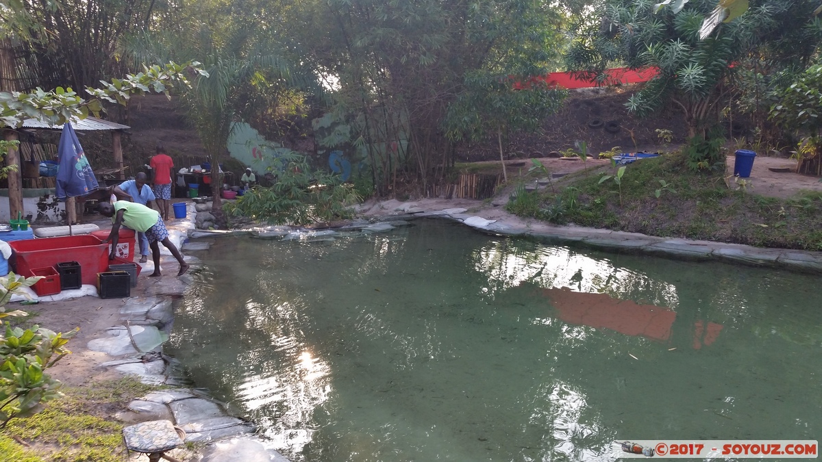 Kinshasa - Les Pieds dans l'eau
Mots-clés: Bingibingi COD geo:lat=-4.29878237 geo:lon=15.54656088 geotagged Kinshasa R&eacute;publique D&eacute;mocratique du Congo Les Pieds dans l'eau