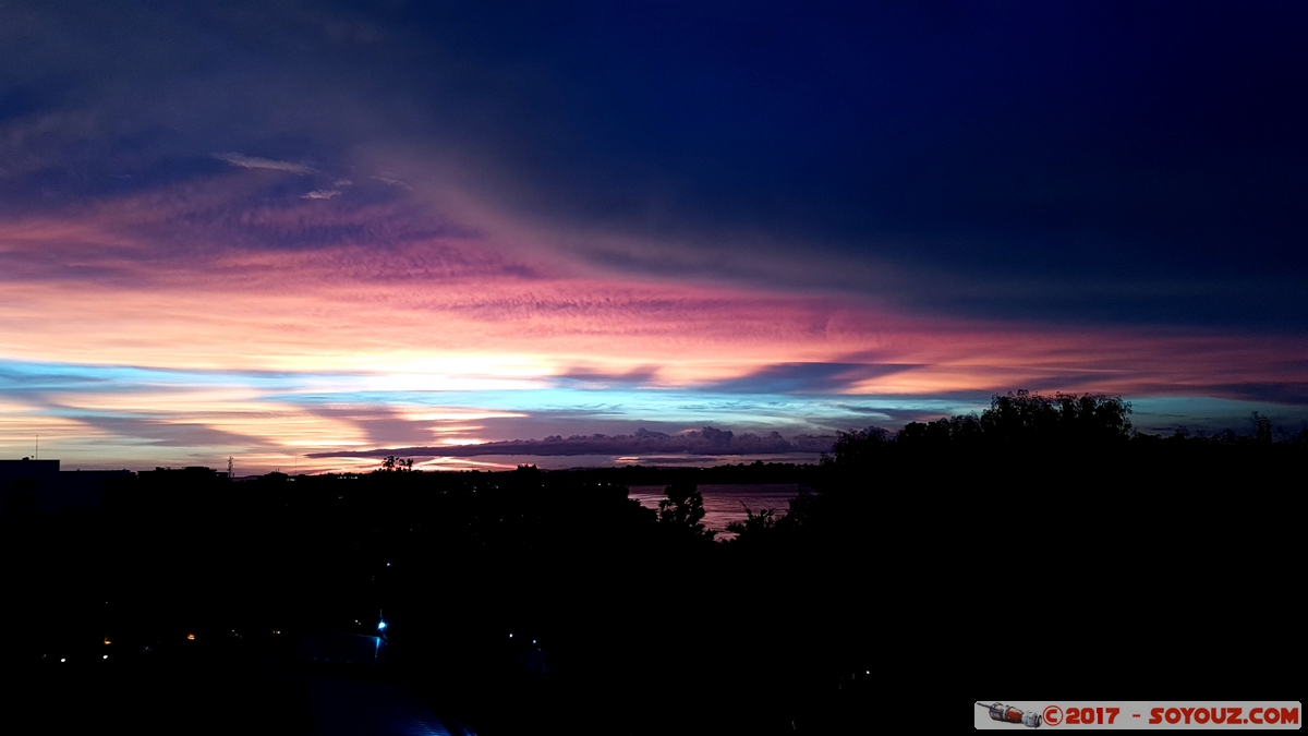 Kinshasa - La Gombe - Coucher de Soleil sur le Congo
Mots-clés: COD geo:lat=-4.30361111 geo:lon=15.29416667 geotagged Kalina Kinshasa R&eacute;publique D&eacute;mocratique du Congo Gombe Avenue Kalemie sunset Riviere Congo Nuit